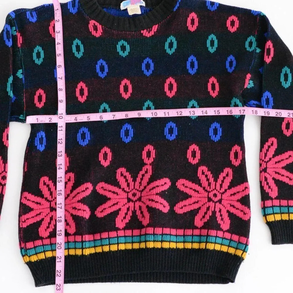 Vintage Jaymie Rose Black with Multi-Colour Floral Design Sweater - Picture 4 of 12